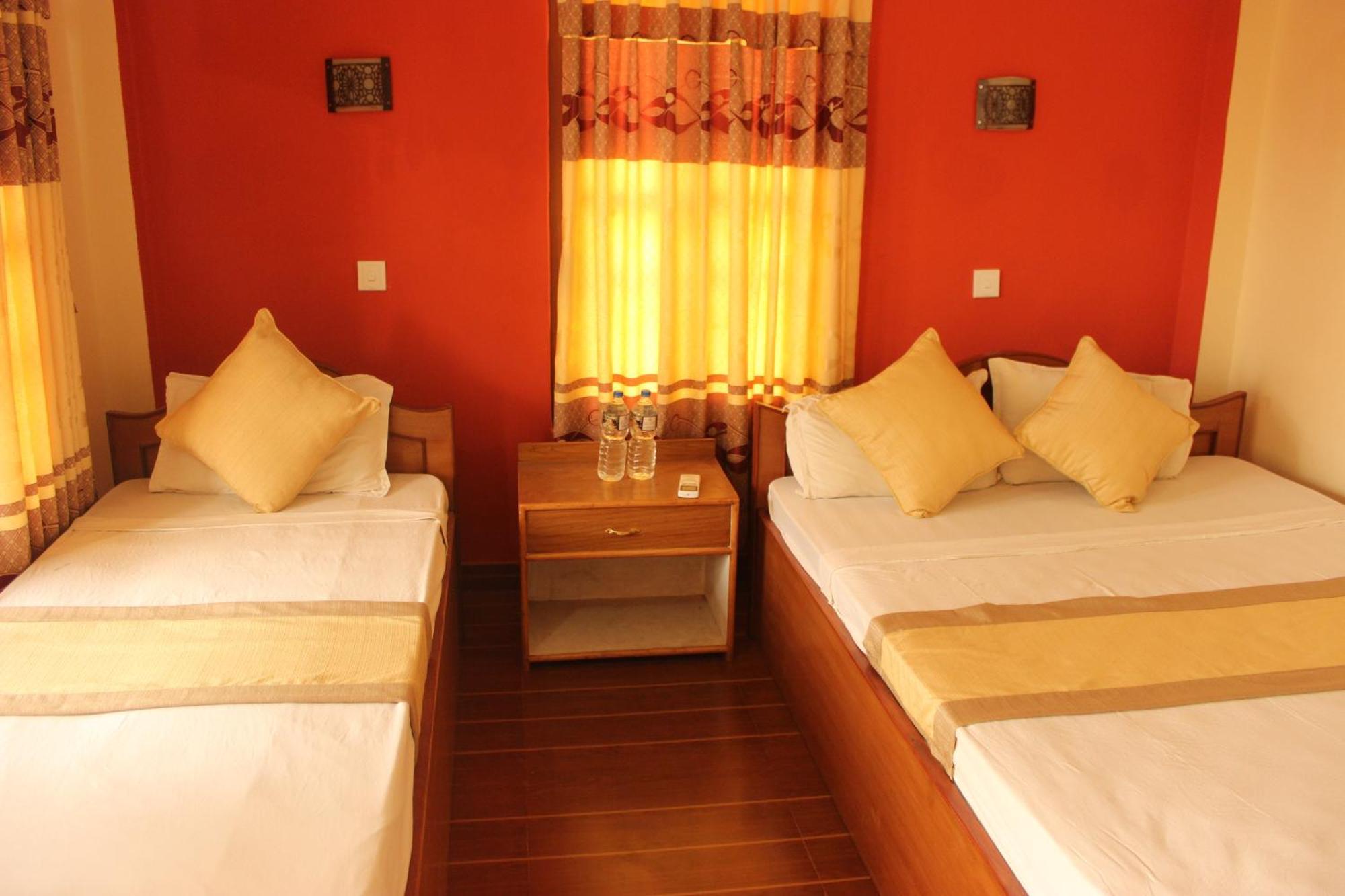 Jungle Wildlife Camp Hotell Sauraha Rum bild