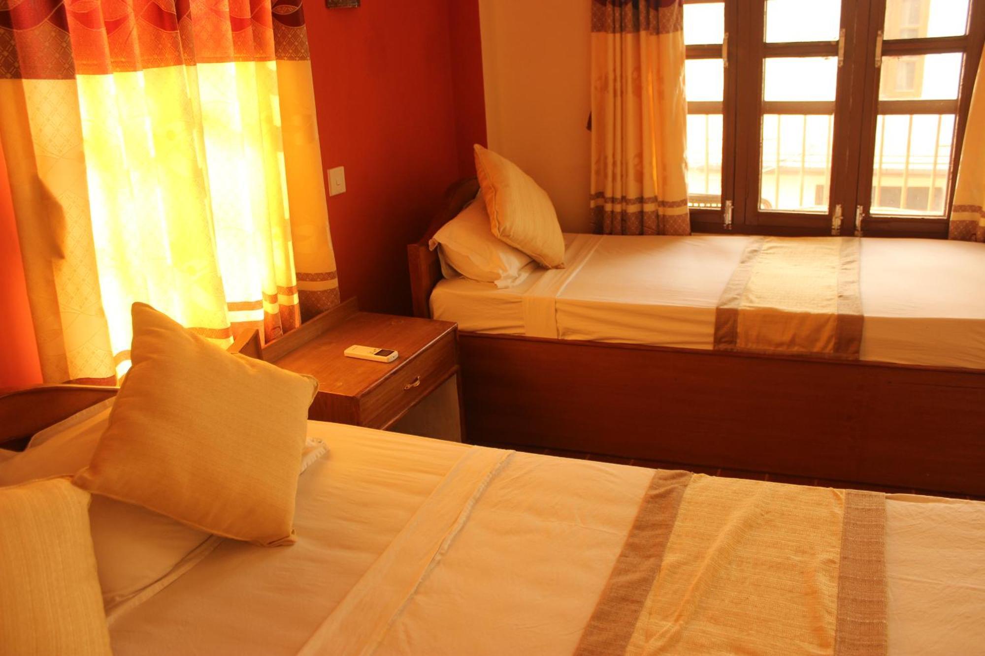 Jungle Wildlife Camp Hotell Sauraha Rum bild