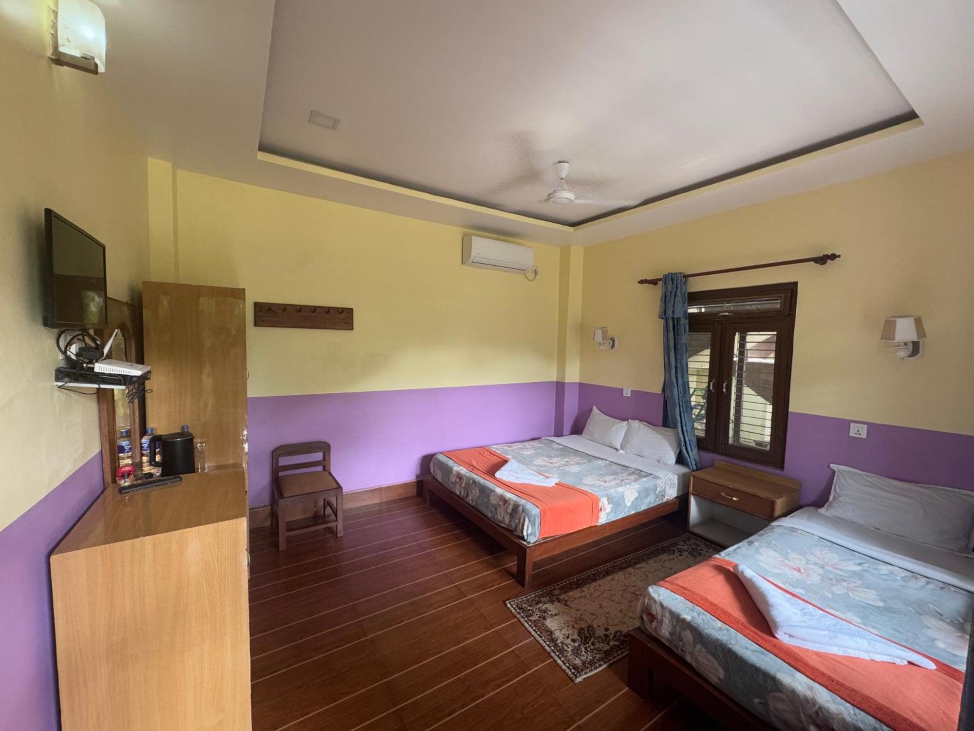 Jungle Wildlife Camp Hotell Sauraha Exteriör bild