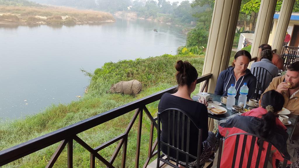Jungle Wildlife Camp Hotell Sauraha Exteriör bild